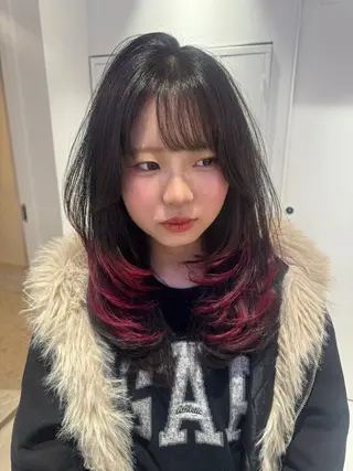 ミディアム カラー Ami/艶カラー/ レイヤー/ハイトーンのヘアスタイル