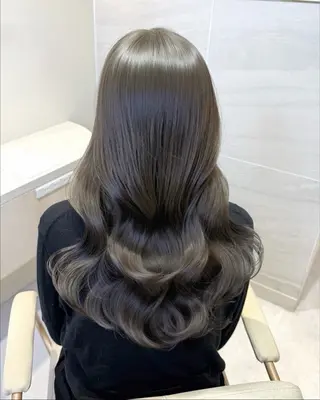 ロング カラー 透明感カラー🌿 グレージュ🐺陽介のヘアスタイル