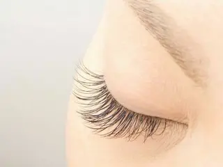 マツエク・マツパ EARTH四街道 もねの里モール店のヘアスタイル