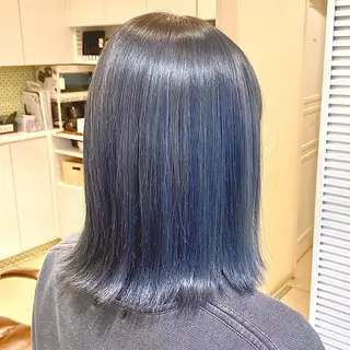 ショート カラー 小野 茉奈美のヘアスタイル