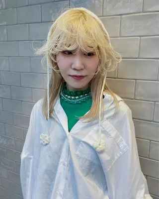 ミディアム カラー ブリーチ😼 ボブ✍️レイヤーのヘアスタイル