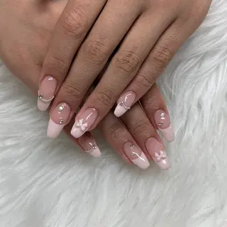 ネイル 💖𝓜𝓲𝓸 /3月予約受付中💖のネイルデザイン