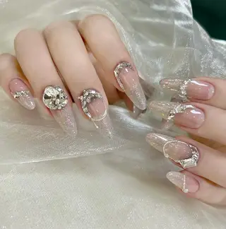 ネイル Queens 榊 まおのネイルデザイン