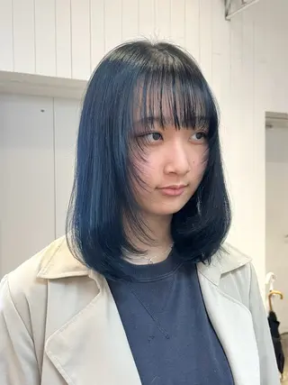 ミディアム フカミ マナカのヘアスタイル