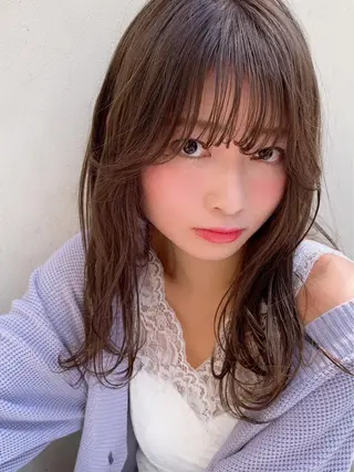 セミロング カラー ブリーチなし✨艶髪 カラー𓃲YAGIのヘアスタイル