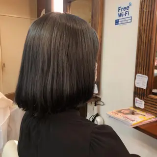 ミディアム カラー 山崎 絵莉香のヘアスタイル