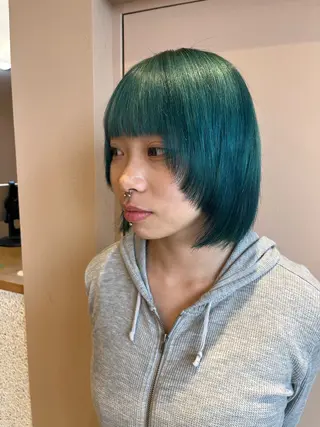 ミディアム カラー 💚 AKI 💚のヘアスタイル