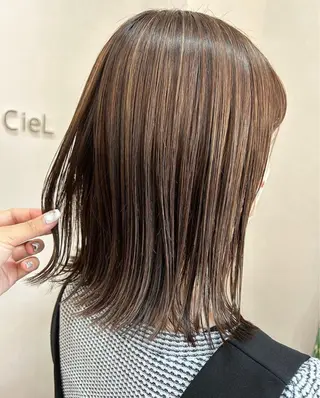 ミディアム カラー Chihiro .のヘアスタイル