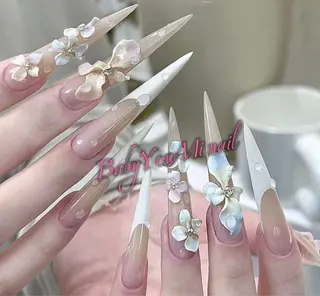 ネイル Oomiya 服部のネイルデザイン