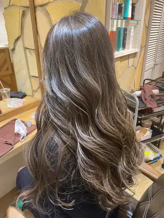 ロング カラー kawabe maikoのヘアスタイル