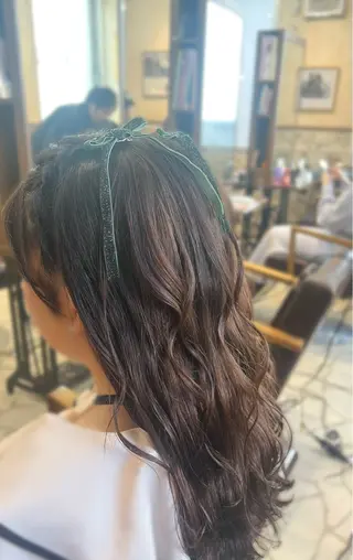 セミロング ヘアアレンジ 栗林 萌々のヘアスタイル