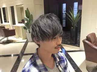 ショート カラー メンズ na3moe【ナナナモエ】所属・髪質改善✨カラー特化 サロン🎨平尾晃一のヘアスタイル