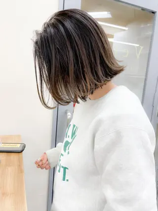 ショート カラー ✨ブリーチなし透明感 池袋 水野のヘアスタイル