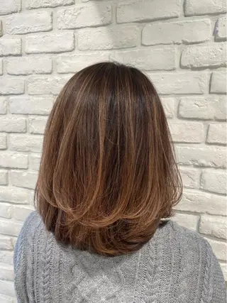 ミディアム カラー ベージュカラー🧸 伊藤なつみのヘアスタイル