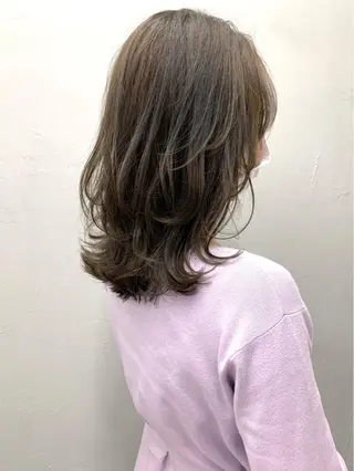 ミディアム カラー YUSUKE レイヤーカットカラーのヘアスタイル