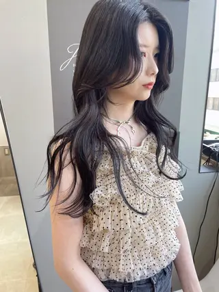 ロング AIRI layer cut hairのヘアスタイル