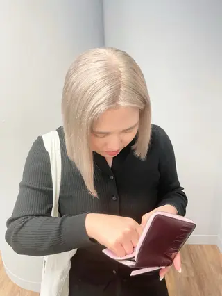 ミディアム ブリーチ　BAM BIのヘアスタイル