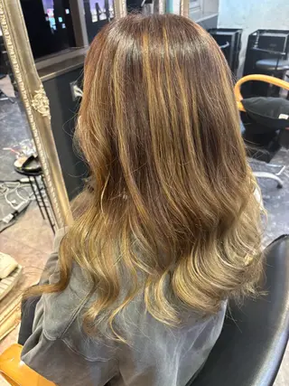 ロング 佐藤 莉子のヘアスタイル