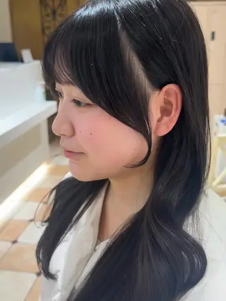 セミロング 顔まわりカット 前髪カット安井楽人のヘアスタイル