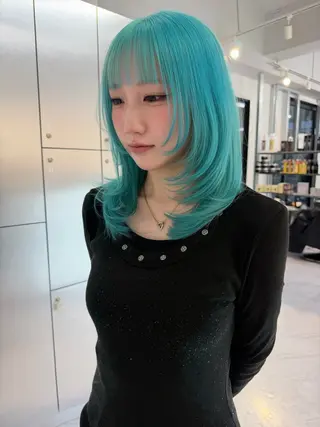 ミディアム カラー TATSUブリーチ/ ミルクティーベージュのヘアスタイル
