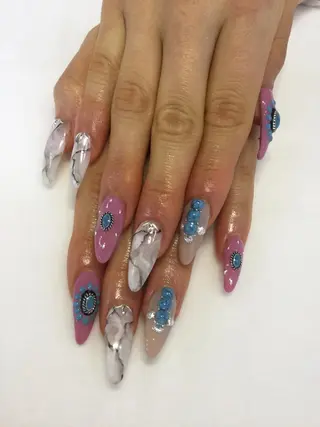 ネイル 💎🐰 saki. m 🐰💎のネイルデザイン