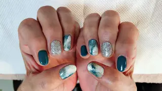 ネイル 中谷 亜佑美のネイルデザイン