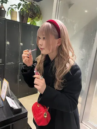 ロング カラー ミルクティーベージュ ブリーチ 店長 清水のヘアスタイル