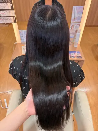 ロング 岡 愛梨のヘアスタイル