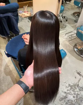 ロング 必ず笑顔で帰っていた だきます！安田祐貴のヘアスタイル