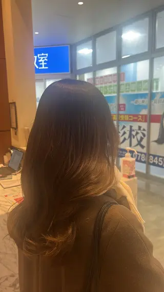 ロング 岡﨑 怜奈のヘアスタイル