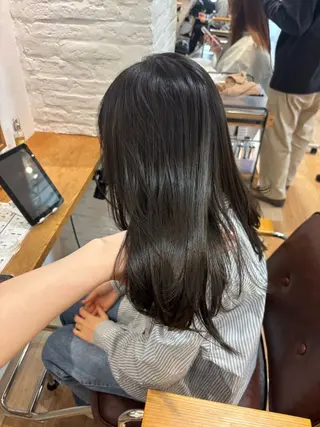 ロング 盛れる透明感カラー・ momokaのヘアスタイル