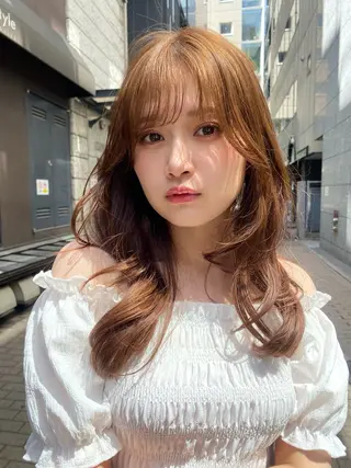 カラー 透けるベージュ/ 艶カラー♡のヘアスタイル