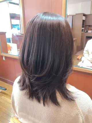 セミロング カラー 伴 香織のヘアスタイル