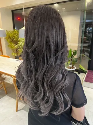 セミロング カラー Lino by hoNuaのヘアスタイル