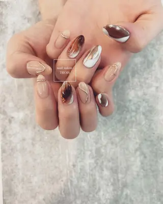 ネイル Nail &eye TROISのネイルデザイン