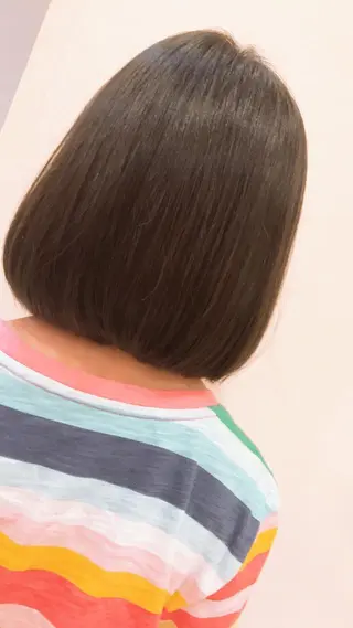 ミディアム 斎藤 彩香のヘアスタイル