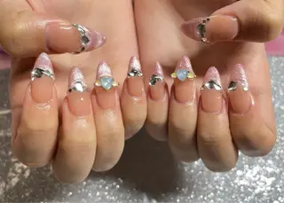 ネイル VIERU 🌈🎀💖のネイルデザイン