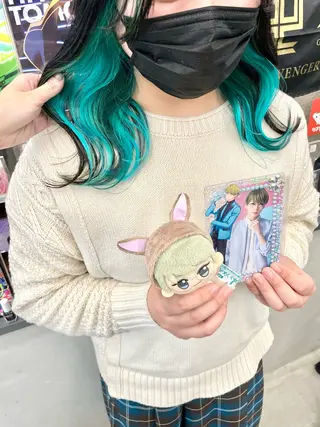 ミディアム カラー インナーカラー 推し ブリーチ  髪質改善のヘアスタイル