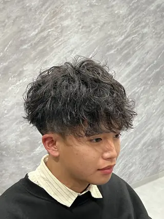 パーマ メンズ ulus kobe 藤枝大地のヘアスタイル
