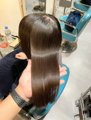 セミロング カラー 必ず笑顔で帰っていた だきます！安田祐貴のヘアスタイル