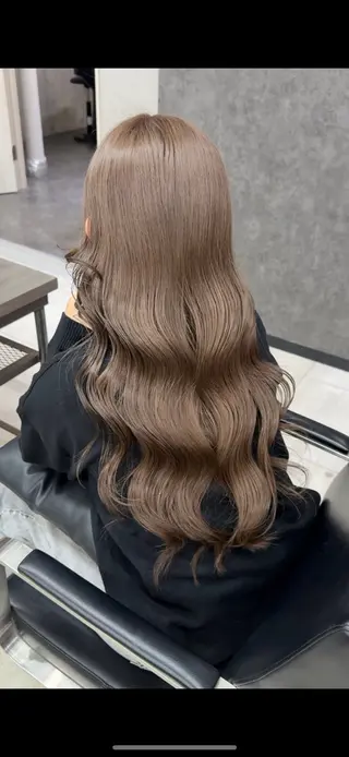 ロング カラー ミルクティー・ピンク 甘モテカラー/emaのヘアスタイル