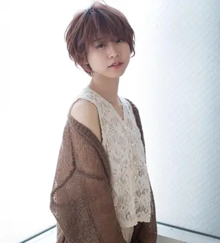 ショート 美髪矯正・レイヤー 倉友哉のヘアスタイル