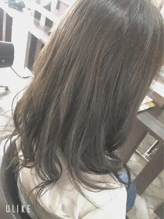 セミロング 女性指名人気no.1 尾崎のヘアスタイル
