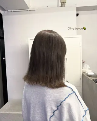 ミディアム カラー カネコ ノノカのヘアスタイル