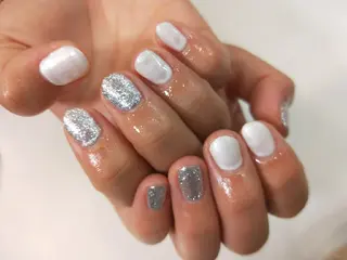 ネイル はばすみれ🎀ﾈｲﾙ 光ﾌｪｲｼｬﾙ ﾍｱのネイルデザイン