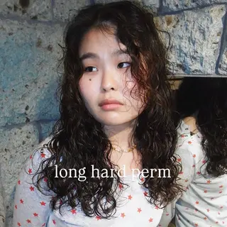 ロング パーマ 楪所属・チヒロ/パーマ /ハードパーマのヘアスタイル