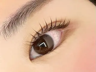 マツエク・マツパ 安村 美奈のヘアスタイル