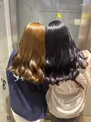 ロング 寒色/ベージュヘア ブリーチありMiOのヘアスタイル