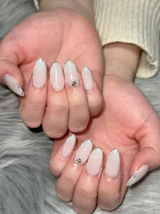 ネイル Momoka 🍑🎀のネイルデザイン