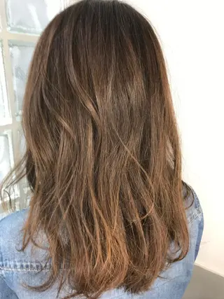 セミロング カラー 美容師歴18年 ALBA 齊藤のヘアスタイル